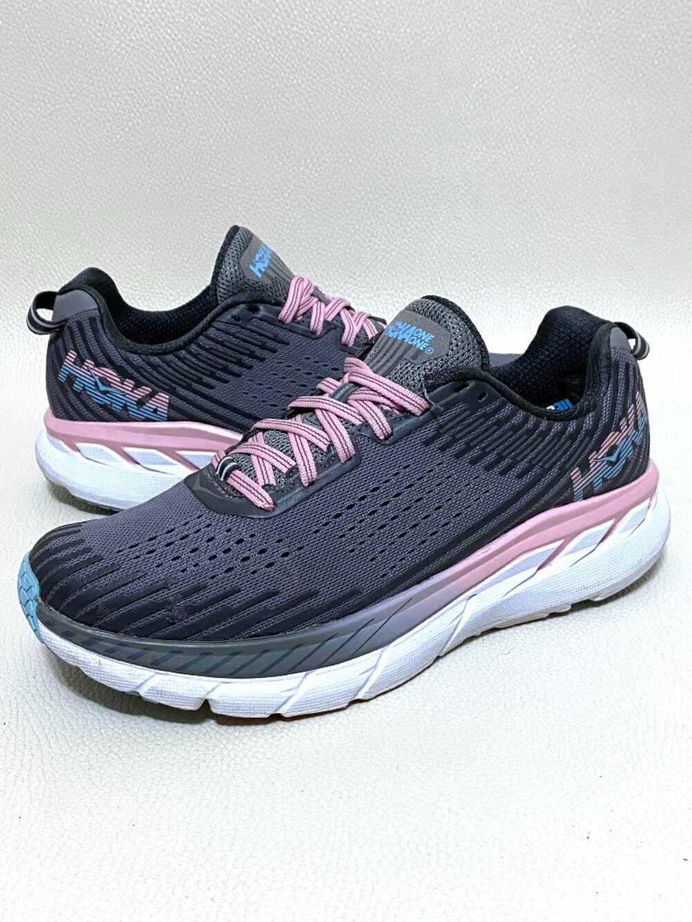Womens Hoka One One Clifton 5 Size 8.5 Black & Pink Running Shoes